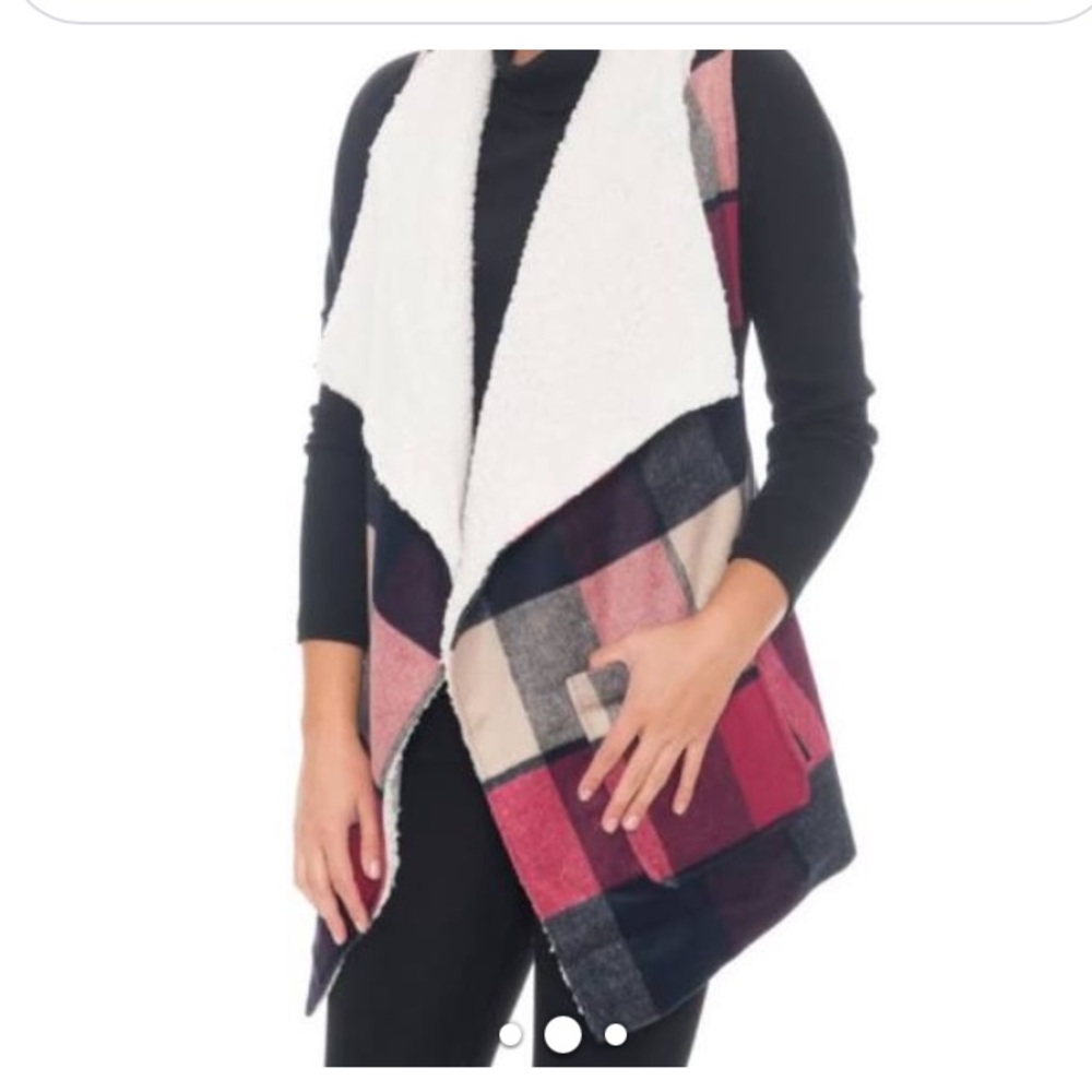 Paper Crane Plaid Sherpa Vest - Picture 14 of 16